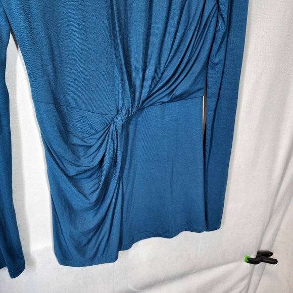NWT Stitchfix 41 hawthorn Milano twist-front crew neck knit top. - Picture 5 of 8